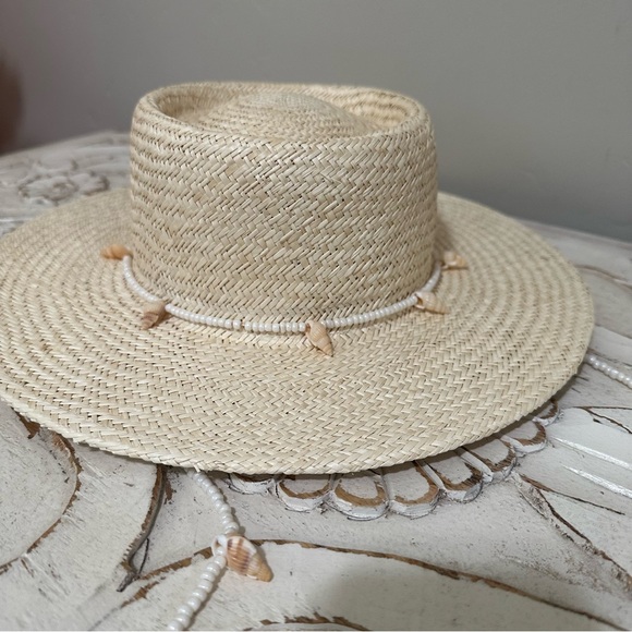 lack of color seashell boater hat - Picture 6 of 6